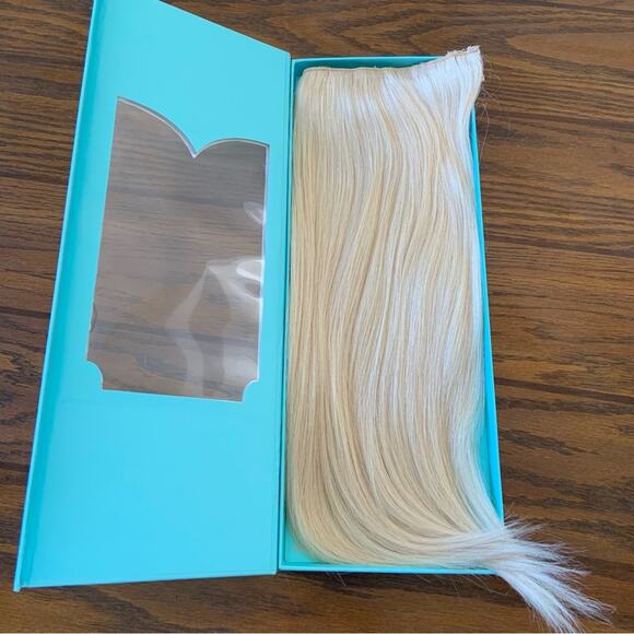 Halo Couture Halo Hair Extensions 18 inches Layered #60 Platinum Blonde Halo - Picture 6 of 16